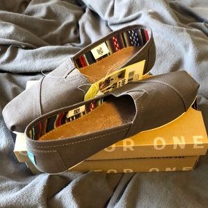 Grey TOMS size 7